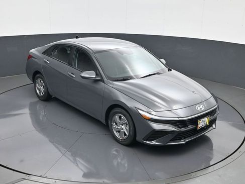 New 2026 Hyundai Elantra SE image 15