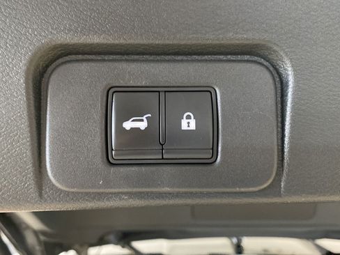 Used 2021 Nissan Rogue Platinum FWD image 26