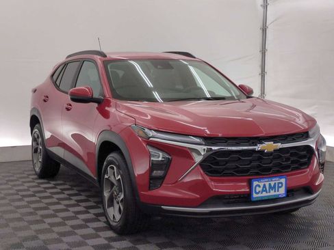 New 2026 Chevrolet Trax LT image 8