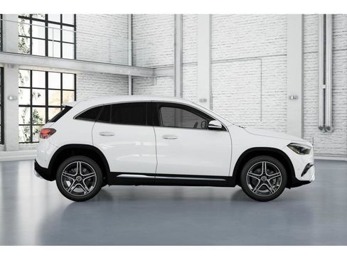 New 2026 Mercedes-Benz GLA 250 4MATIC image 2