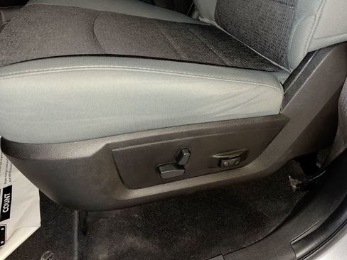 Used 2019 RAM 1500 Warlock AWD/4WD image 12