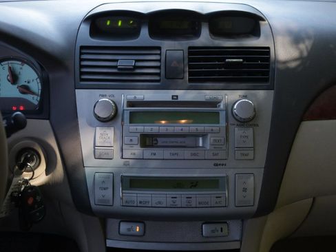 Used 2006 Toyota Solara SE FWD image 10