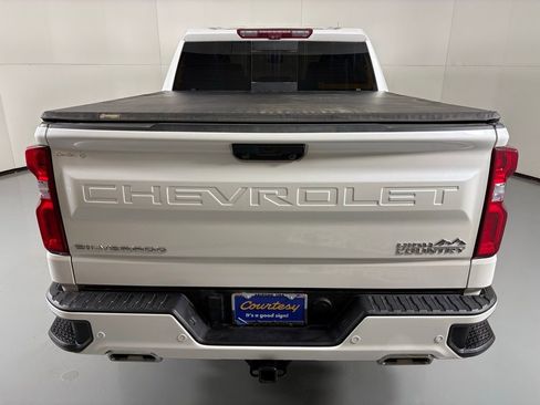 Used 2024 Chevrolet Silverado 1500 High Country w/ High Country Premium Package image 8