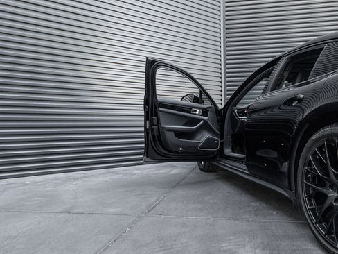 Certified 2023 Porsche Panamera image 13