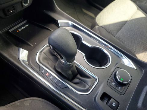 Used 2023 Chevrolet Traverse LT image 34