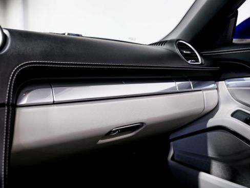 Used 2022 Porsche 718 Boxster S image 15