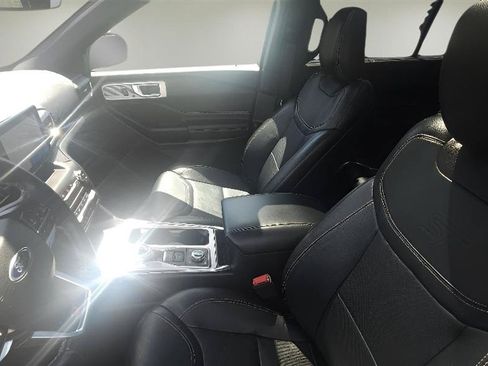 Used 2020 Ford Explorer ST AWD/4WD image 12