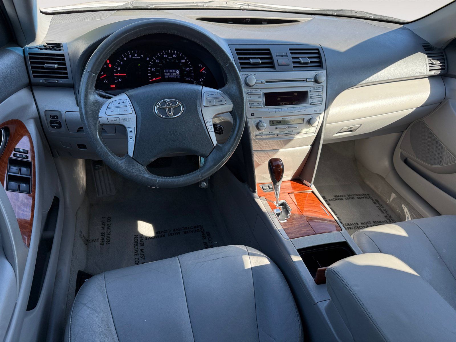 Used 2011 Toyota Camry XLE w/ XLE Extra-Value Pkg #2 FWD image 15