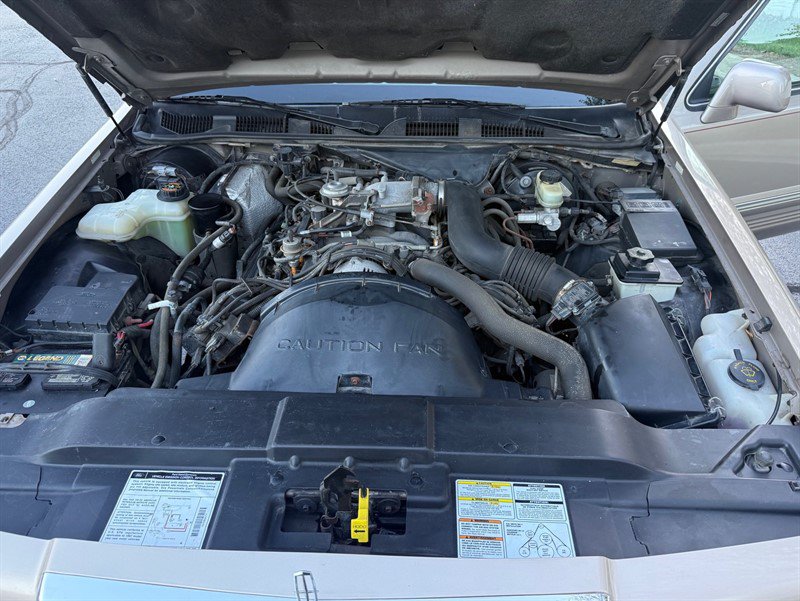 Used 1997 Lincoln Town Car Signature RWD image 13
