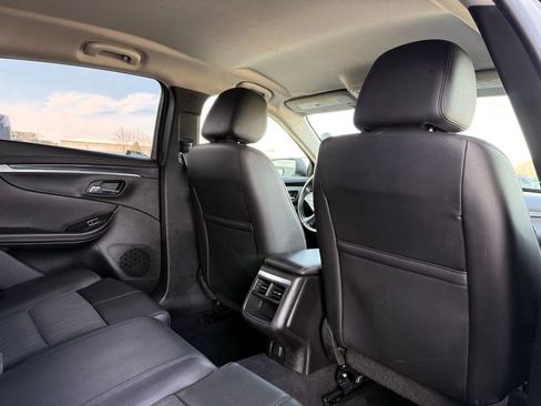Used 2017 Chevrolet Impala LT image 25