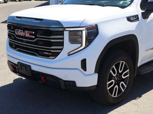 Used 2024 GMC Sierra 1500 AT4 w/ AT4 Premium Package AWD/4WD image 6