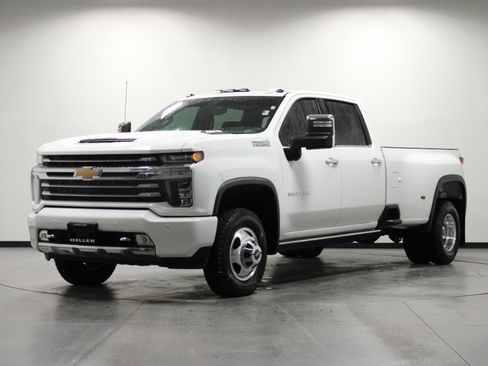 Used 2023 Chevrolet Silverado 3500 High Country w/ Technology Package image 8