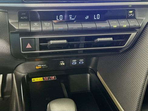 Certified 2025 Toyota Camry SE image 16