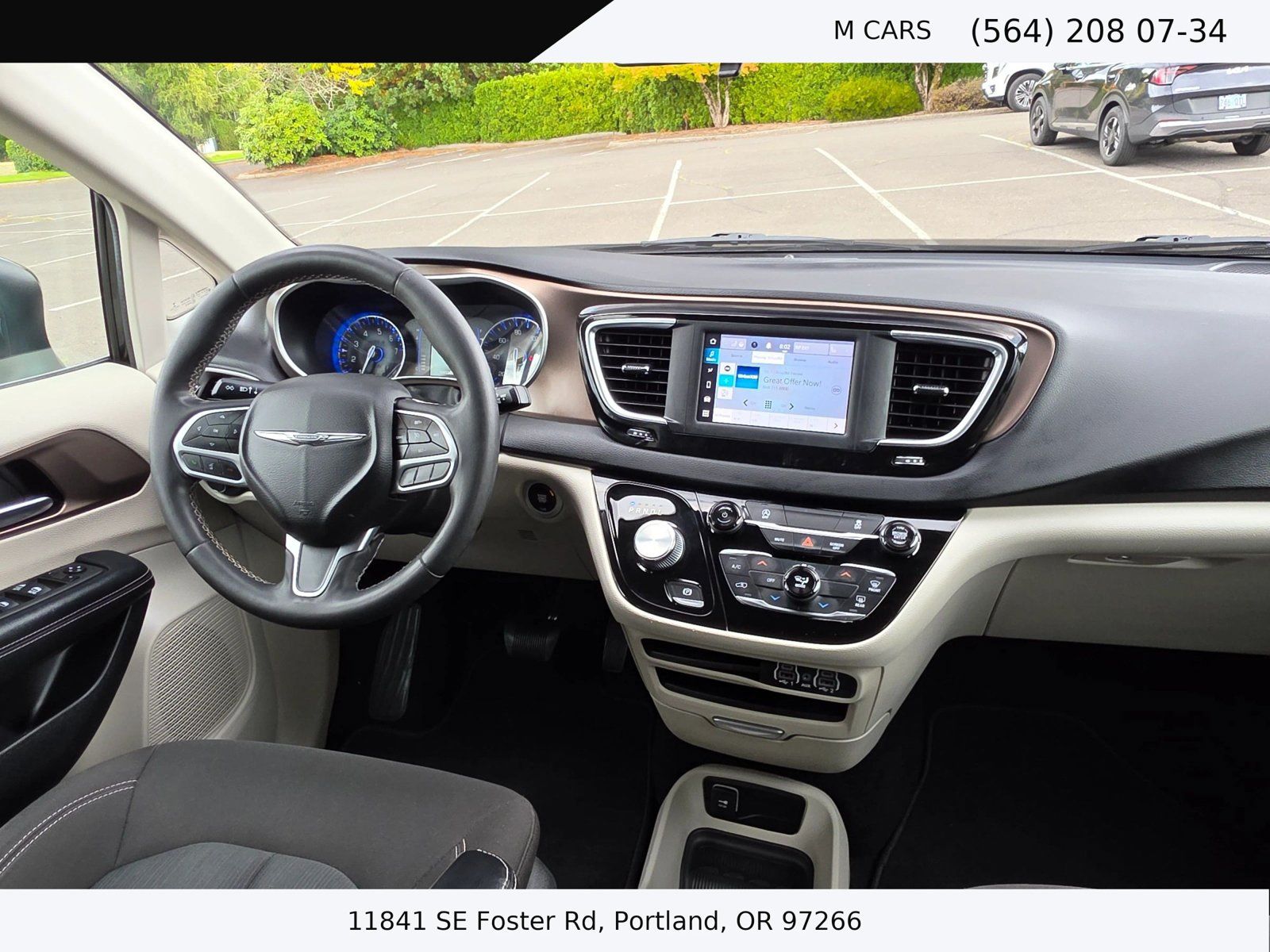 Used 2022 Chrysler Voyager LX FWD image 10