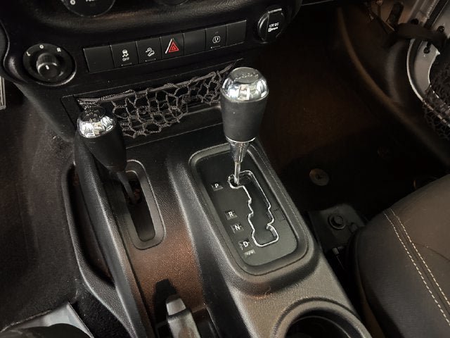 Used 2015 Jeep Wrangler Unlimited Sahara w/ Connectivity Group AWD/4WD image 20