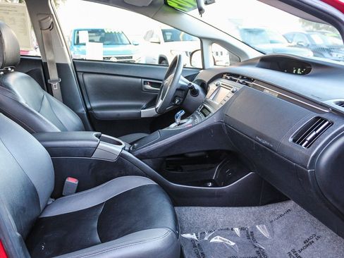 Used 2015 Toyota Prius Three image 18