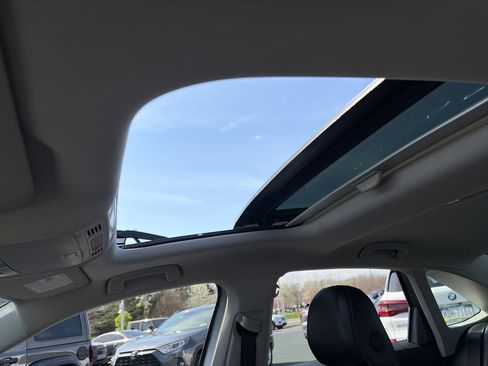 Used 2021 Volkswagen Jetta SE image 19