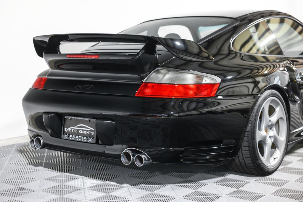 Used 2003 Porsche 911 GT2 RWD image 9
