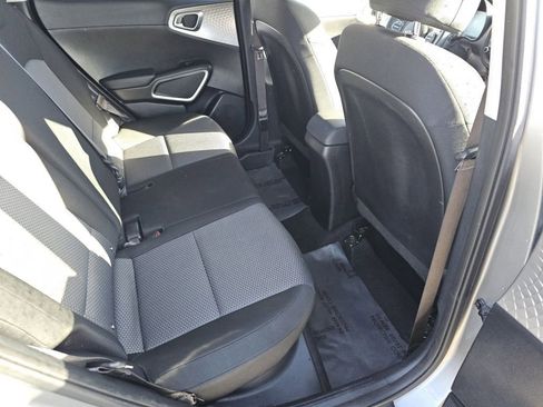 Used 2023 Kia Soul LX w/ Option Group 015 FWD image 5