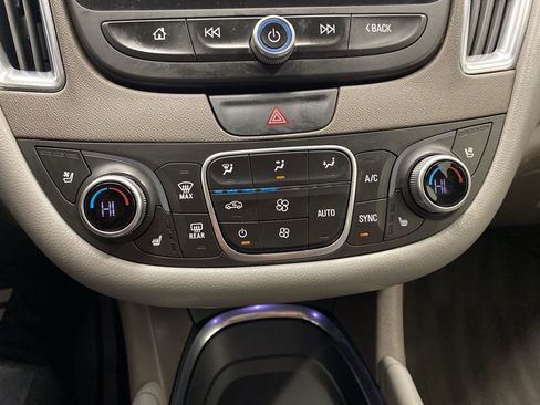 Used 2019 Chevrolet Malibu Premier image 19