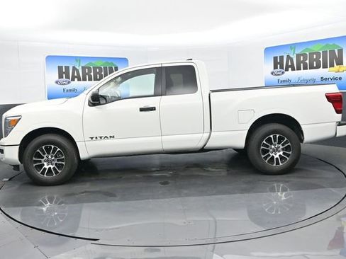 Used 2024 Nissan Titan SV AWD/4WD image 2