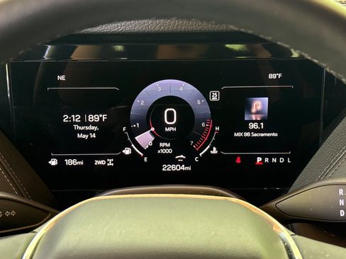 Used 2025 GMC Yukon XL Denali AWD/4WD image 36