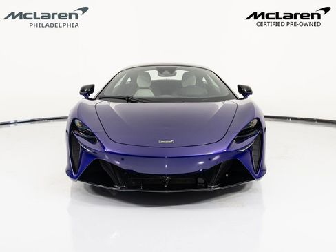 Used 2023 McLaren Artura RWD image 2