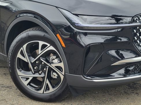 New 2025 Lincoln Nautilus Premier w/ Equipment Group 102A image 6