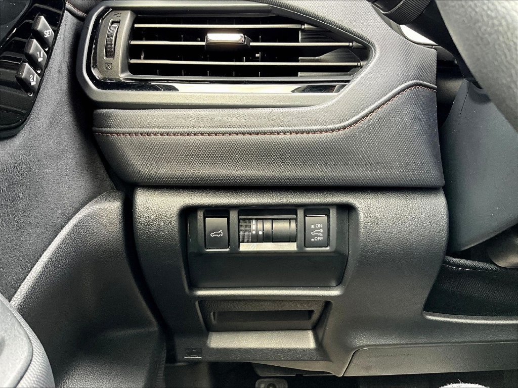 Used 2025 Subaru Forester Touring AWD/4WD image 17