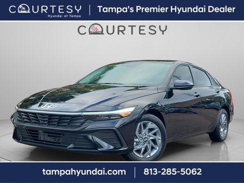 Certified 2025 Hyundai Elantra Blue image 1