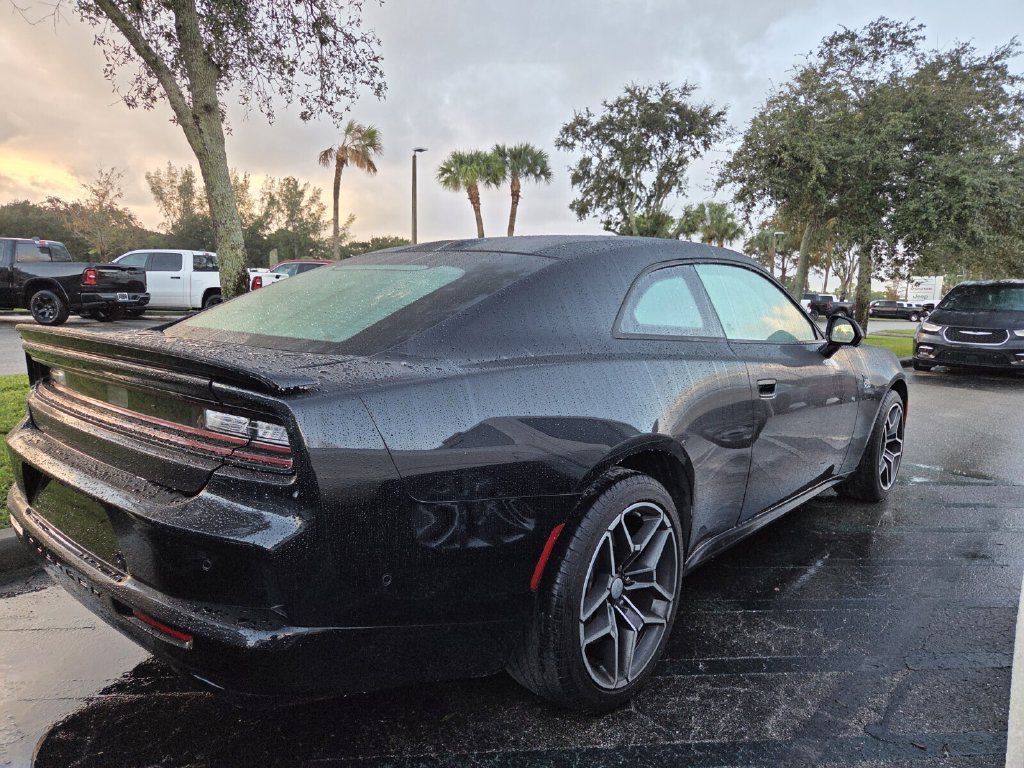 Used 2026 Dodge Charger Scat Pack AWD/4WD image 5