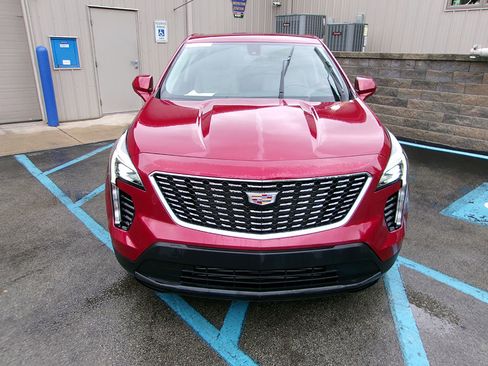Used 2019 Cadillac XT4 Luxury w/ Cold Weather Package AWD/4WD image 2