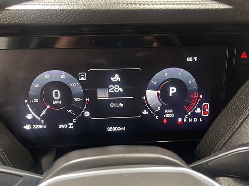 Used 2025 GMC Yukon Denali AWD/4WD image 6
