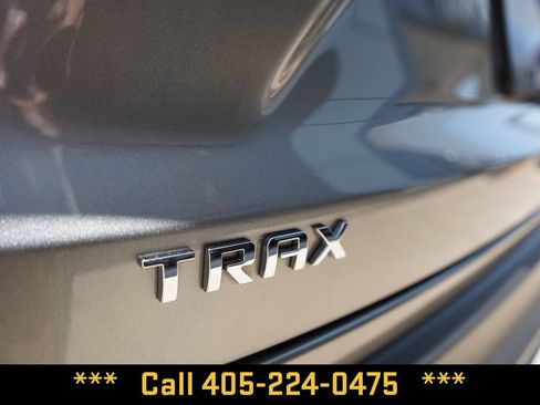 Used 2025 Chevrolet Trax LT FWD image 6