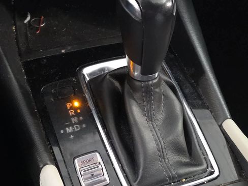 Used 2017 MAZDA MAZDA3 Grand Touring w/ Premium Equipment Package FWD image 22