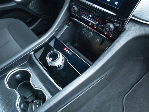 Certified 2025 Jeep Grand Cherokee Laredo X image 41