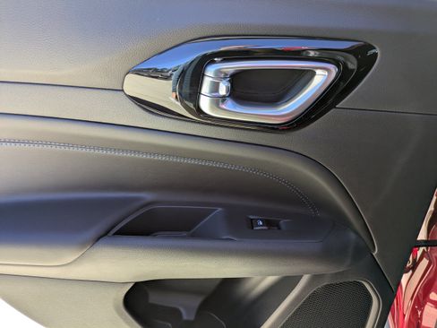 New 2026 Jeep Compass Latitude AWD/4WD image 7