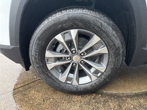 New 2026 Chevrolet Equinox LT w/ Safety and Technology Package AWD/4WD image 11