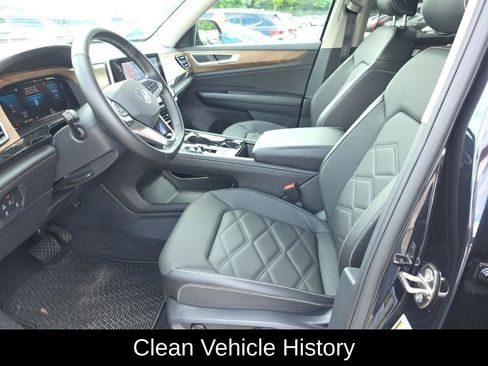 Used 2025 Volkswagen Atlas SE w/ Panoramic Sunroof Package AWD/4WD image 3