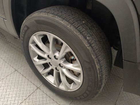 Used 2022 Jeep Cherokee Latitude Lux FWD image 31