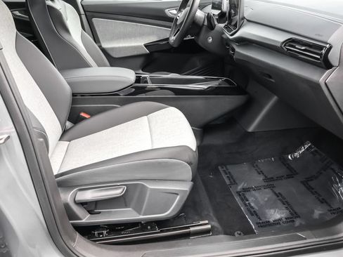 Certified 2025 Volkswagen ID.4 Pro AWD/4WD image 36