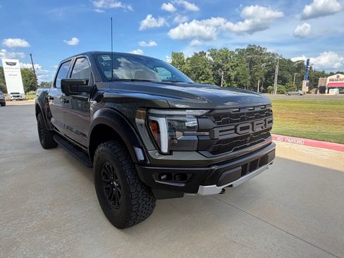 Used 2025 Ford F150 Raptor AWD/4WD image 9