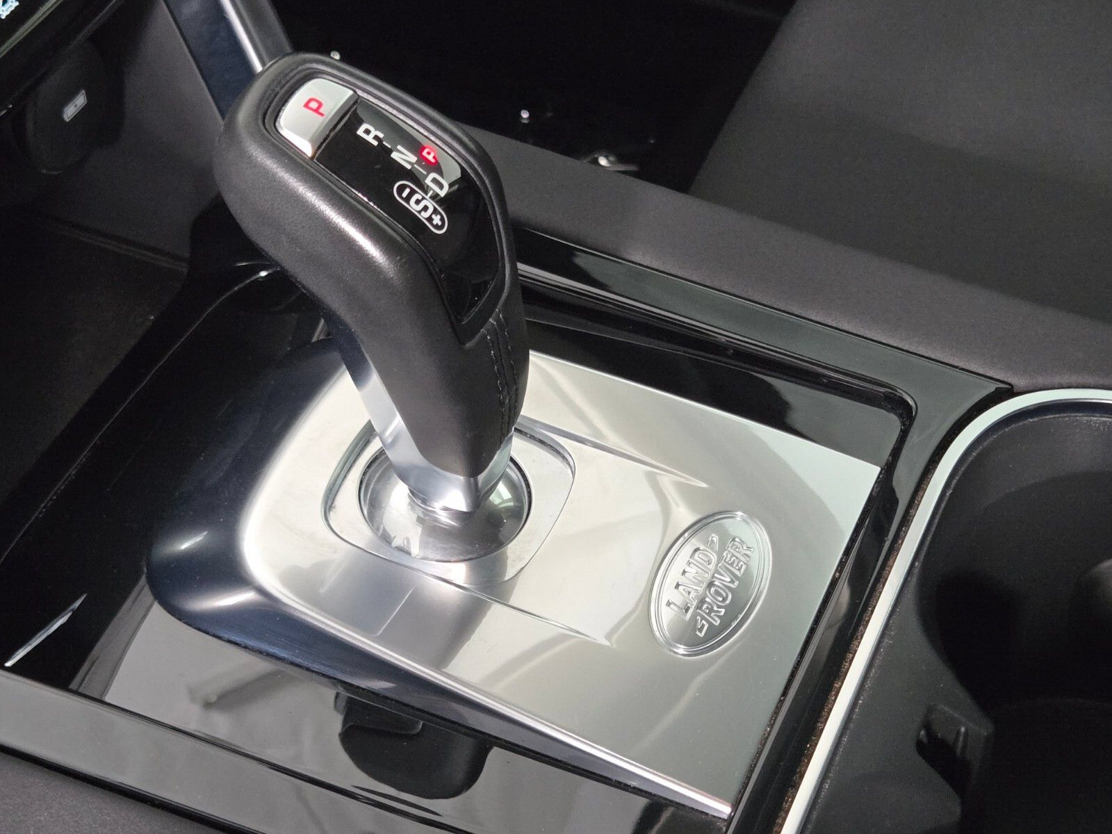 Used 2020 Land Rover Discovery Sport AWD/4WD image 29
