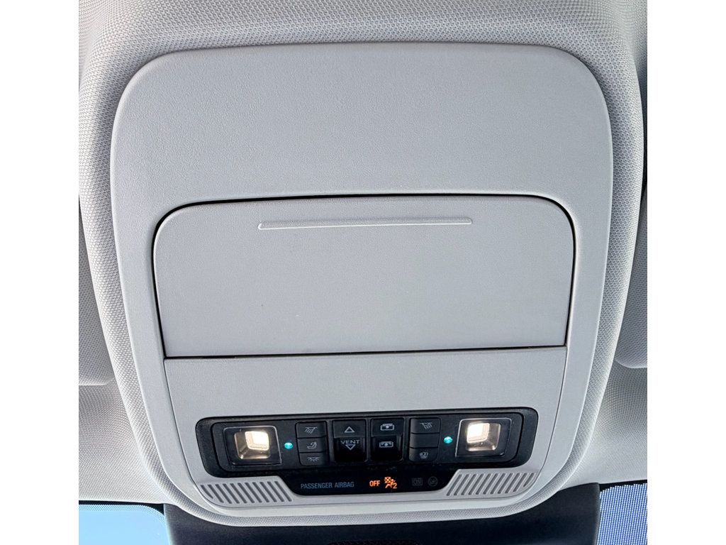 Used 2025 Ford Expedition Active AWD/4WD image 17