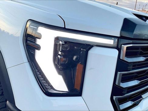 Used 2024 GMC Sierra 2500 AT4 w/ AT4 Premium Plus Package image 38