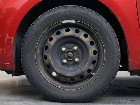 Used 2009 Toyota Yaris Sedan image 7