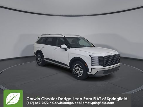 Used 2026 Hyundai Palisade SEL FWD image 3