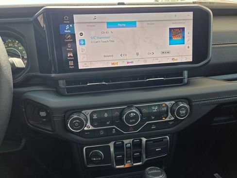 Used 2026 Jeep Gladiator Sport image 24