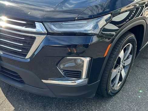 Used 2023 Chevrolet Traverse LT w/ LT Premium Package image 14