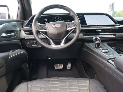 Used 2024 Cadillac Escalade V AWD/4WD image 23